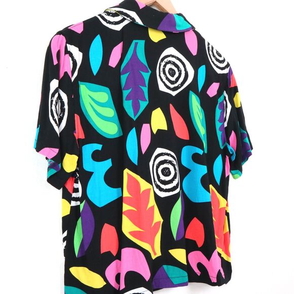 Stranger Things Size M Button-Up Top Short Sleeve 80s Multicolor - Picture 7 of 8